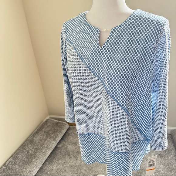 Alfred Dunner Small Blue White Dot Textured Knit Top | 3/4 Sleeve Tunic NWT
⸻ - Picture 6 of 8